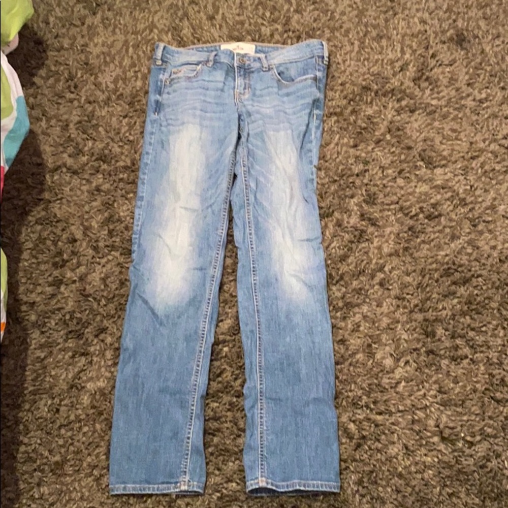 Medium wash hollister jeans GREAT CONDITION